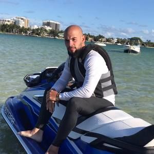 Meet your Posher, Leo